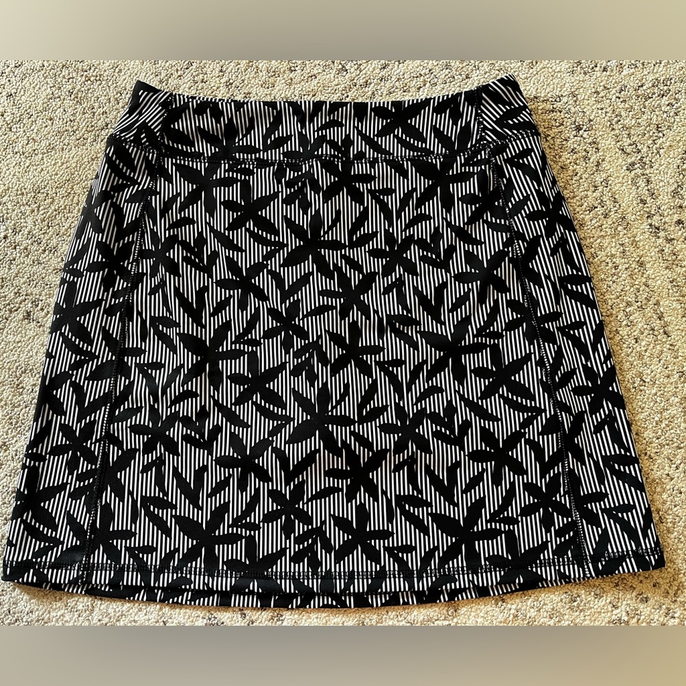 Lands End Golf Tennis Athletic Skort Black and White